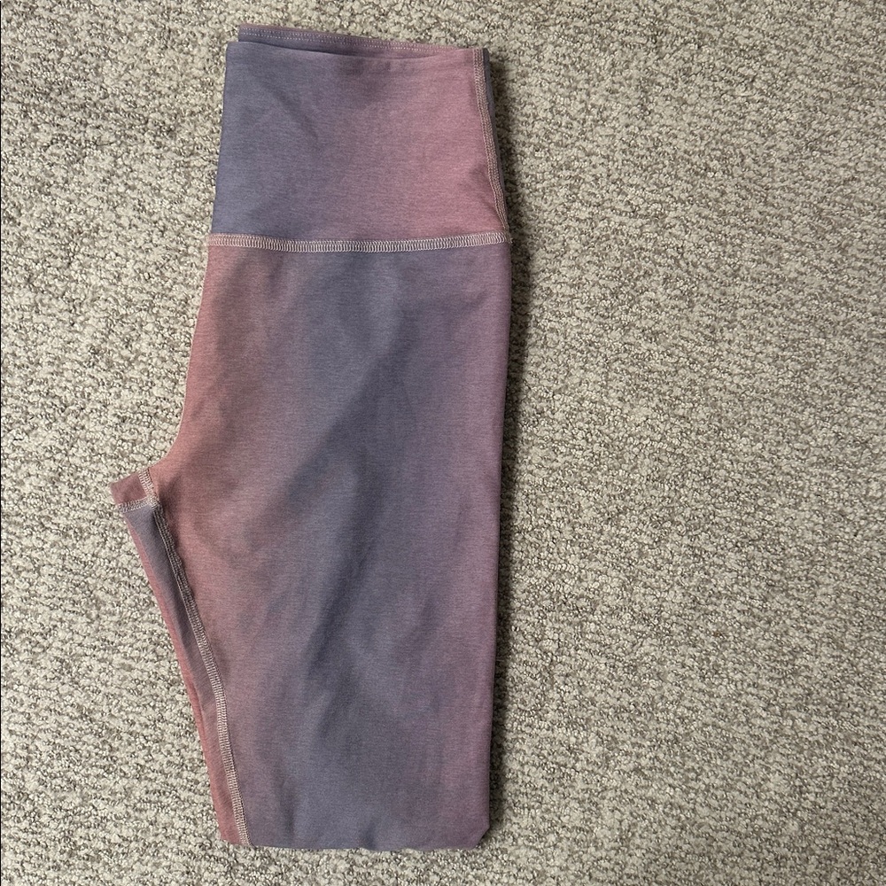 Beyond Yoga women’s multi color Pink and Purple Leggings